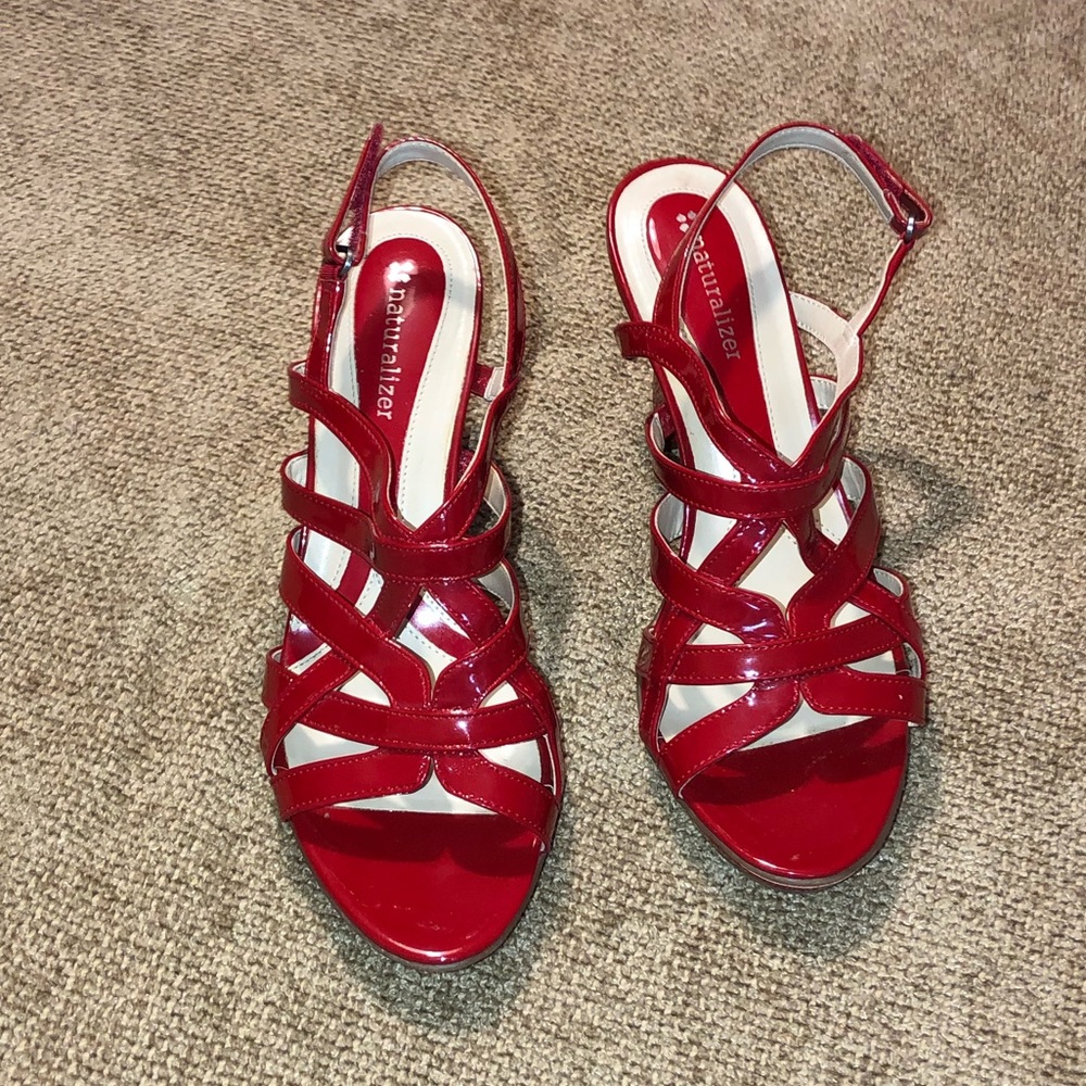 Dress sandal.